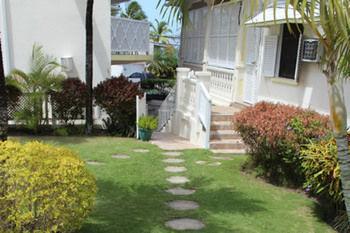 Southern Surf Beach Apartments Rockley Eksteriør bilde