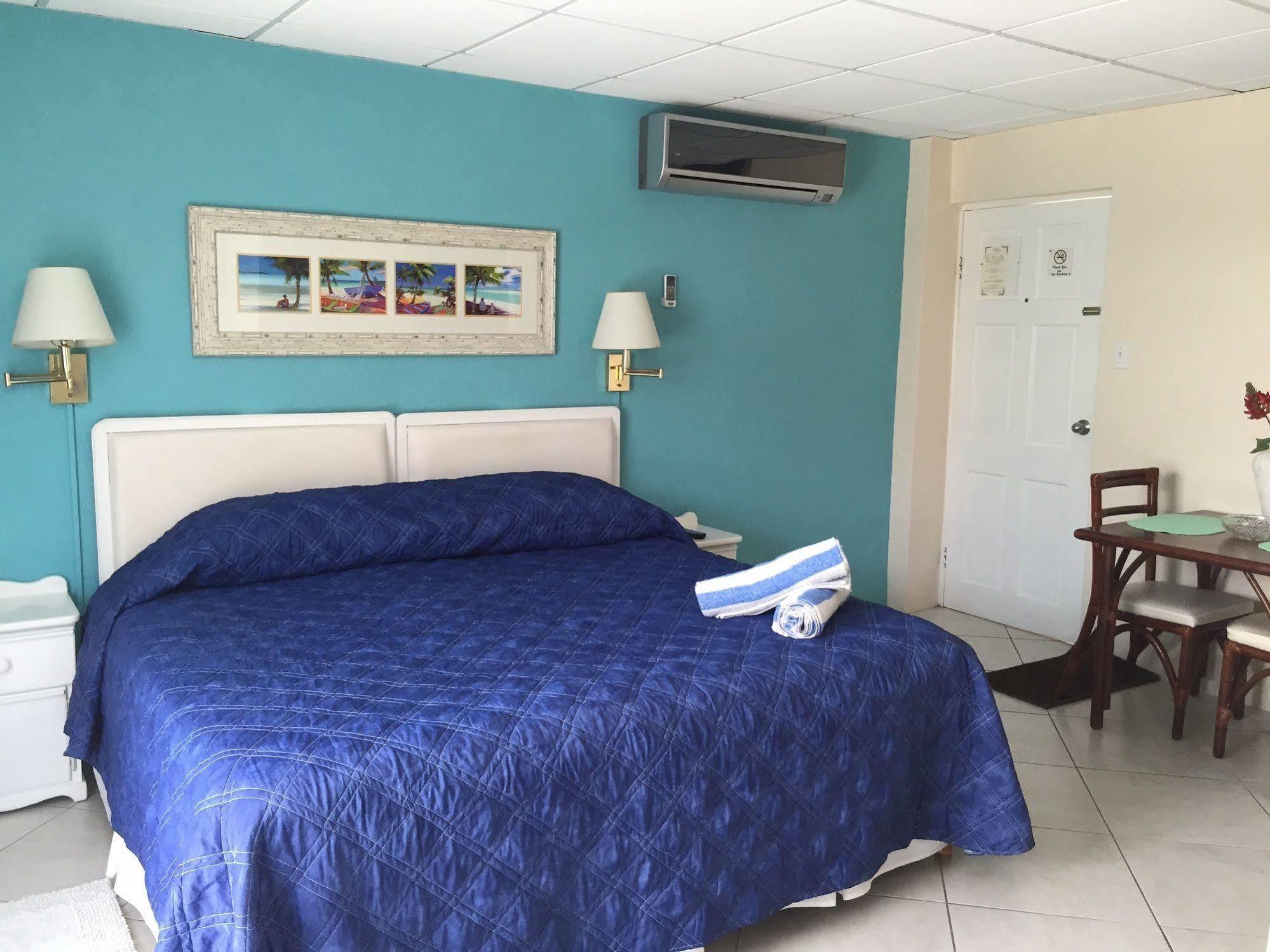 Southern Surf Beach Apartments Rockley Eksteriør bilde