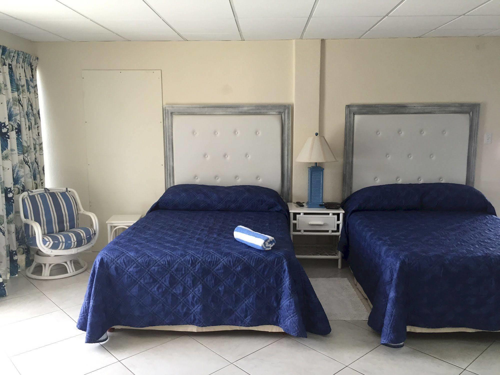 Southern Surf Beach Apartments Rockley Eksteriør bilde