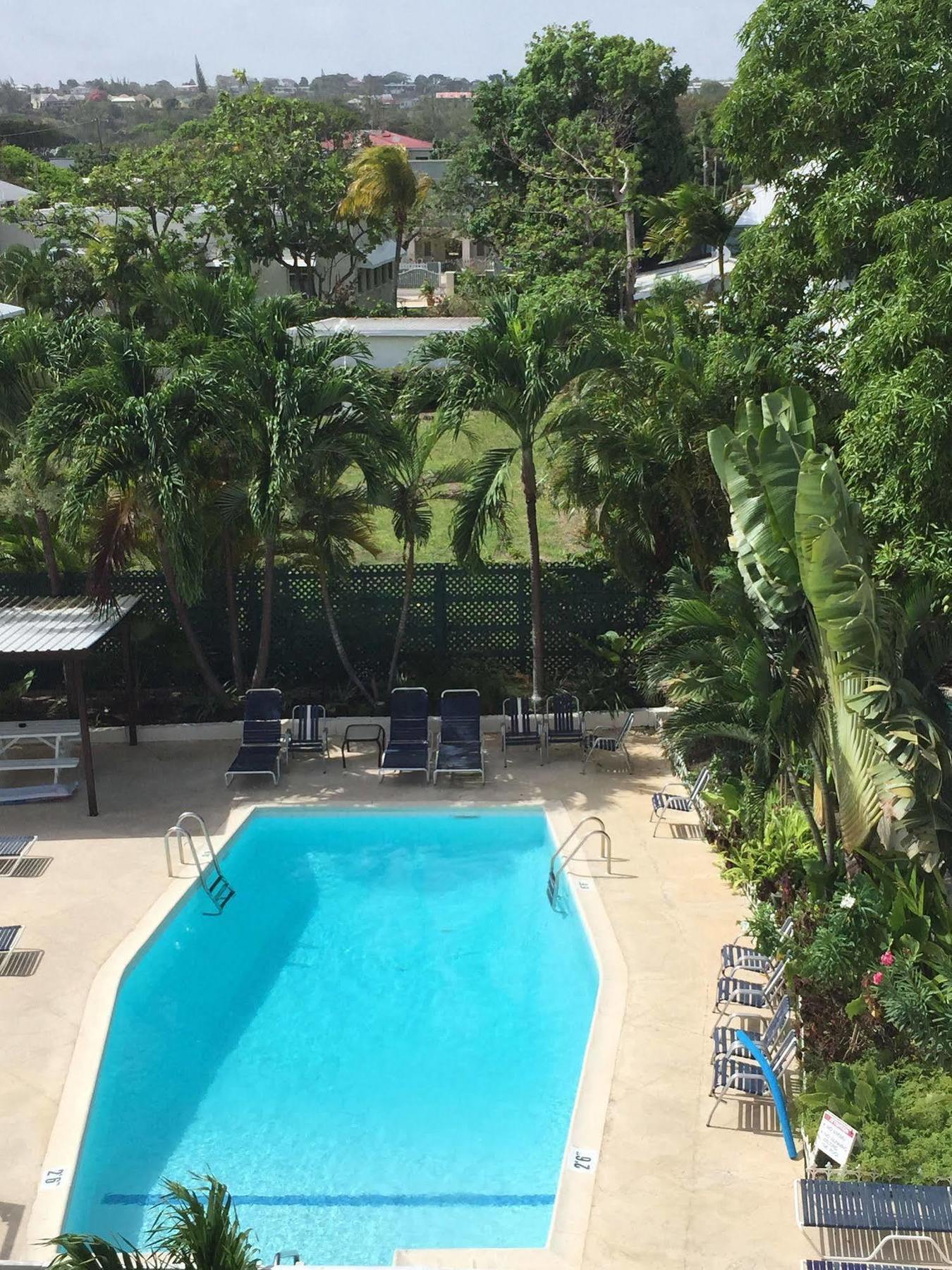 Southern Surf Beach Apartments Rockley Eksteriør bilde