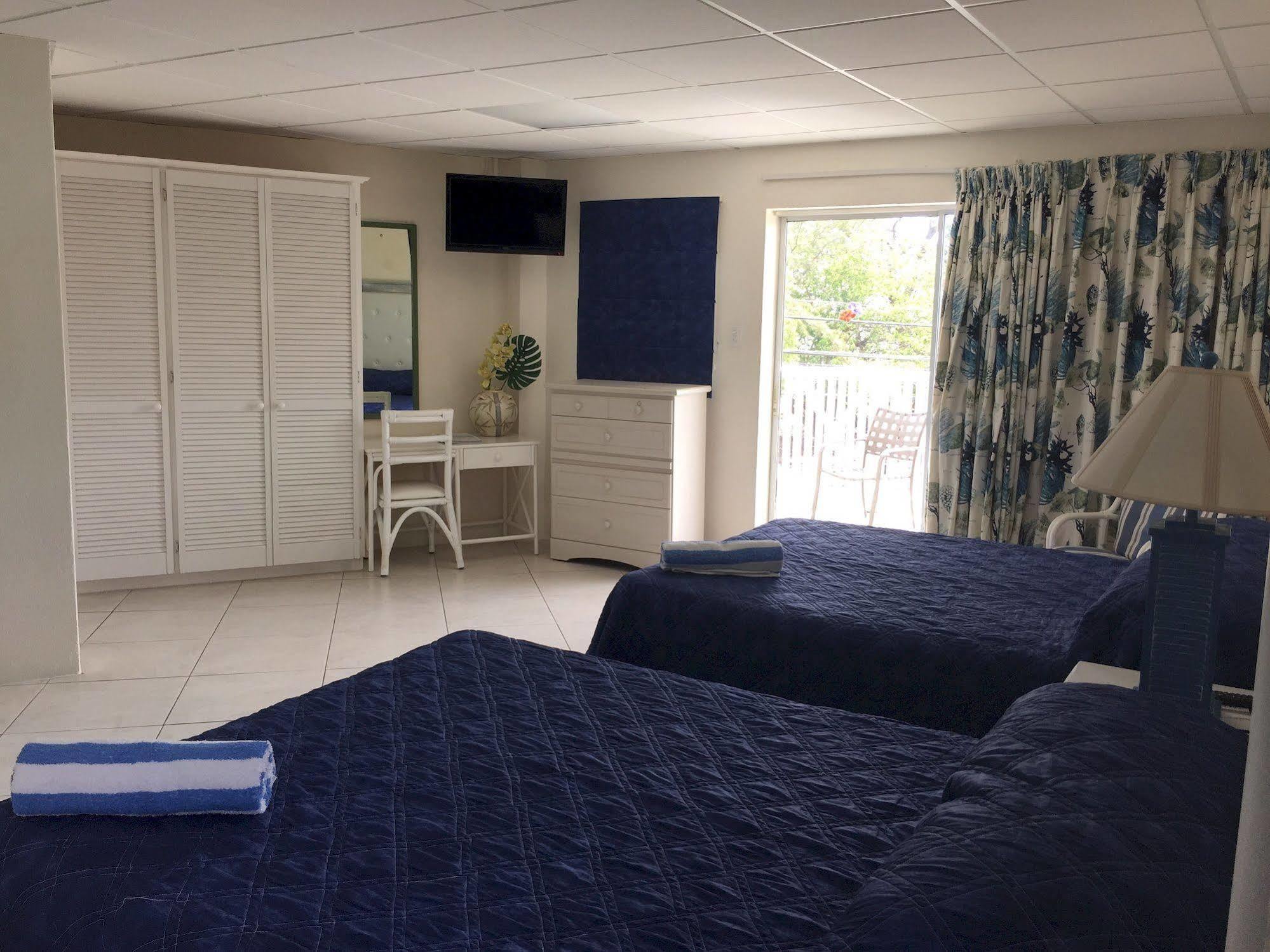 Southern Surf Beach Apartments Rockley Eksteriør bilde